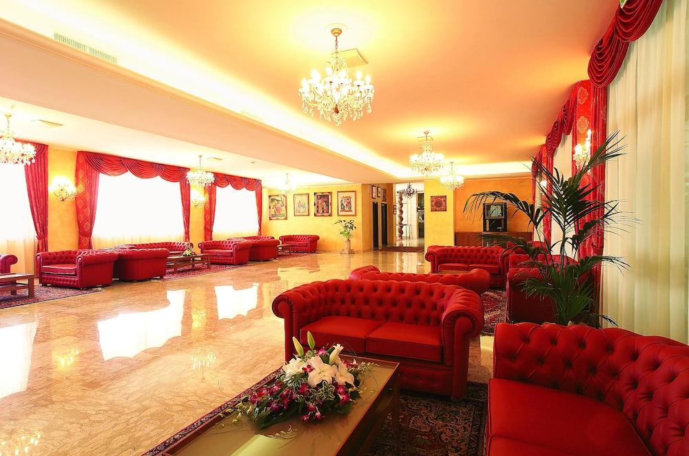 Grand Hotel Adriatico Montesilvano Marina Esterno foto