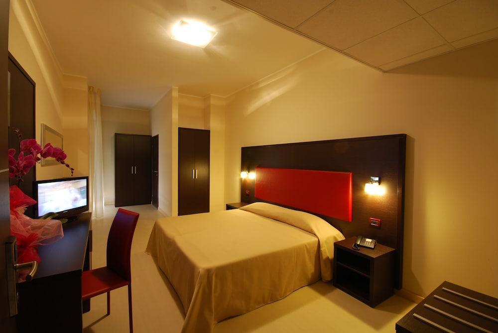 Grand Hotel Adriatico Montesilvano Marina Esterno foto