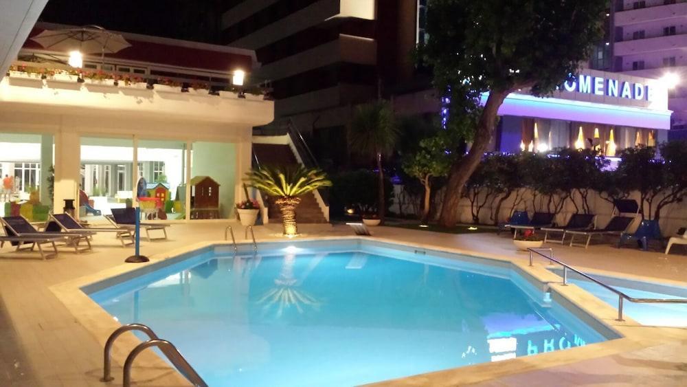 Grand Hotel Adriatico Montesilvano Marina Esterno foto