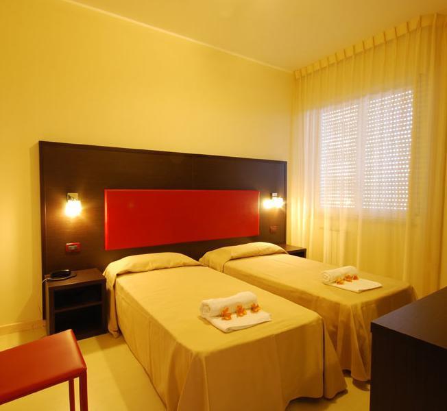 Grand Hotel Adriatico Montesilvano Marina Esterno foto