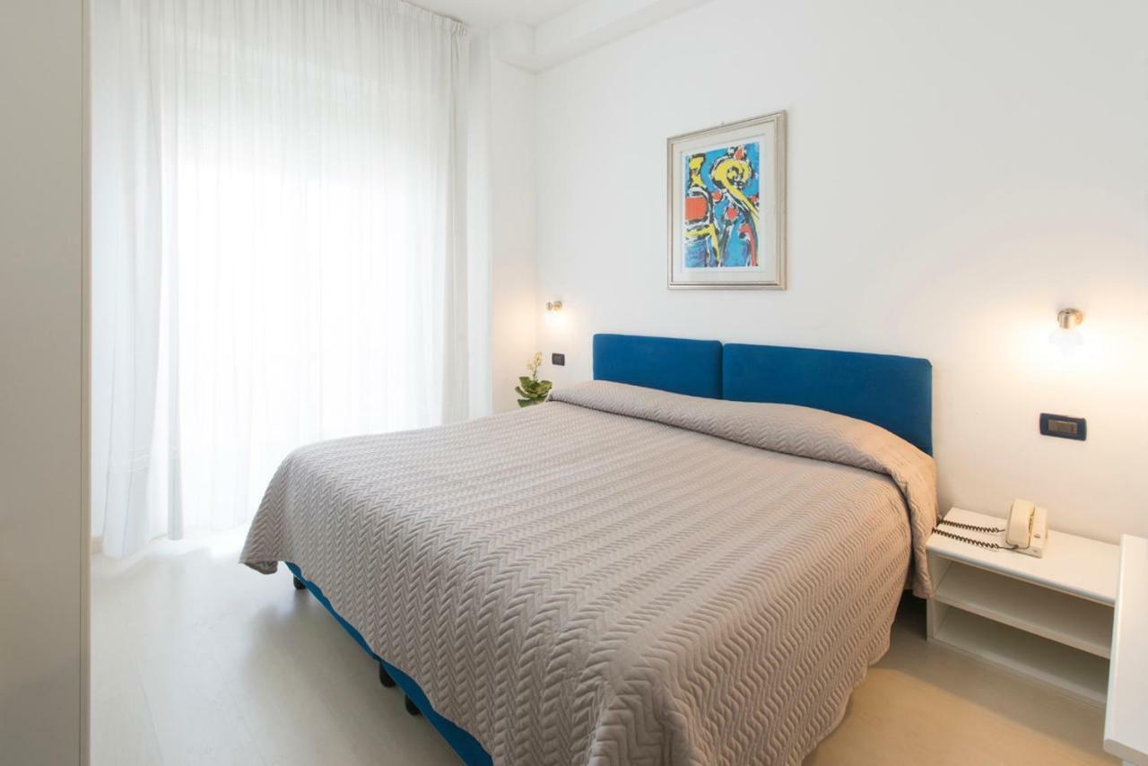 Grand Hotel Adriatico Montesilvano Marina Esterno foto