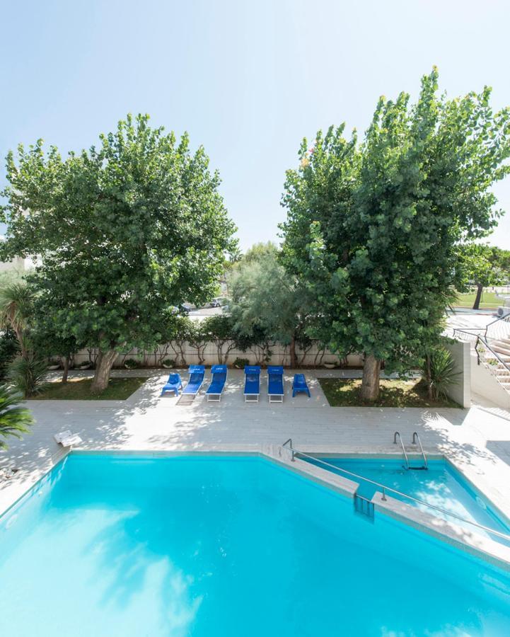 Grand Hotel Adriatico Montesilvano Marina Esterno foto