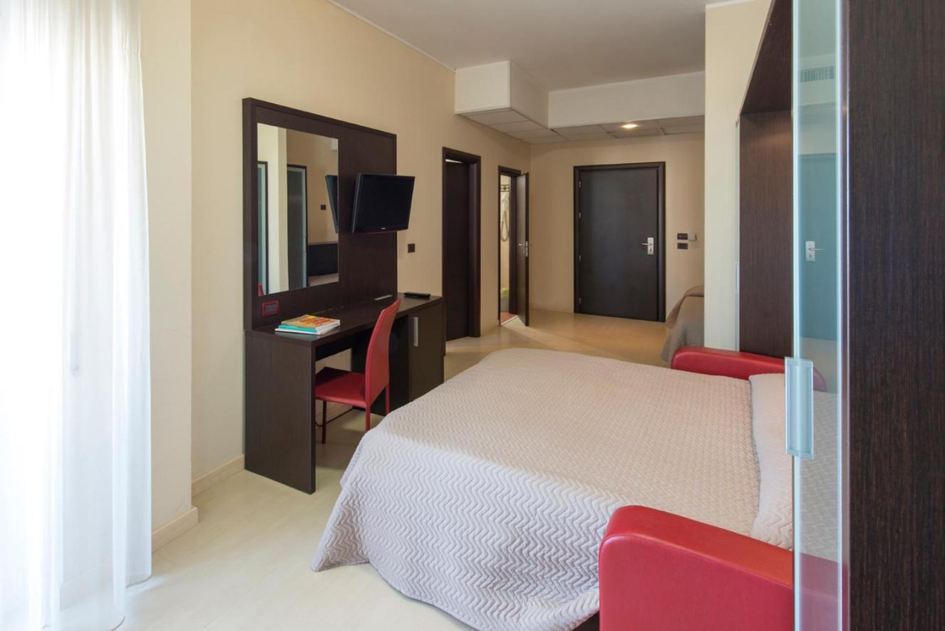 Grand Hotel Adriatico Montesilvano Marina Esterno foto